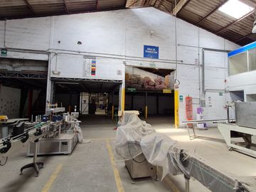 Venta de Galpón Industrial con Oficinas en el Sector Vía Durán Tambo Km 4.5