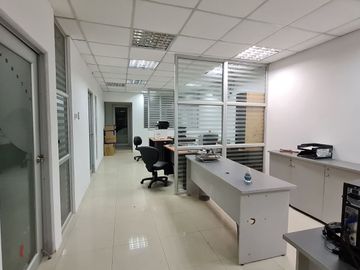 Venta de Galpón Industrial con Oficinas en el Sector Vía Durán Tambo Km 4.5
