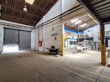 Venta de Galpón Industrial con Oficinas en el Sector Vía Durán Tambo Km 4.5