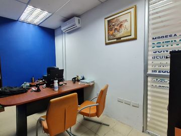 Venta de Galpón Industrial con Oficinas en el Sector Vía Durán Tambo Km 4.5