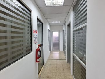Venta de Galpón Industrial con Oficinas en el Sector Vía Durán Tambo Km 4.5
