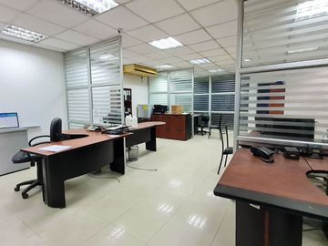 Venta de Galpón Industrial con Oficinas en el Sector Vía Durán Tambo Km 4.5
