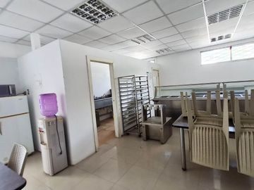 Venta de Galpón Industrial con Oficinas en el Sector Vía Durán Tambo Km 4.5