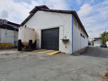 Venta de Galpón Industrial con Oficinas en el Sector Vía Durán Tambo Km 4.5