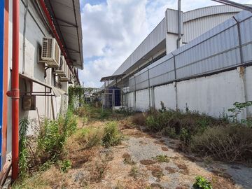 Venta de Galpón Industrial con Oficinas en el Sector Vía Durán Tambo Km 4.5