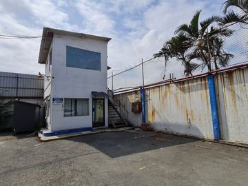 Venta de Galpón Industrial con Oficinas en el Sector Vía Durán Tambo Km 4.5