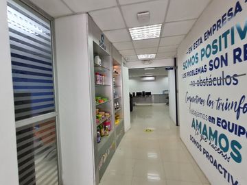 Venta de Galpón Industrial con Oficinas en el Sector Vía Durán Tambo Km 4.5