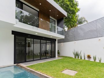 Magnífica Casa NUEVA con Alberca en privada en Buena Vista, Cuernavaca - VENTA