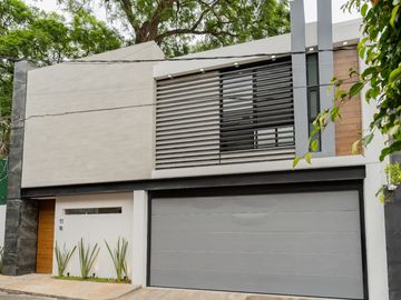 Magnífica Casa NUEVA con Alberca en privada en Buena Vista, Cuernavaca - VENTA