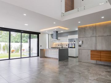 Magnífica Casa NUEVA con Alberca en privada en Buena Vista, Cuernavaca - VENTA