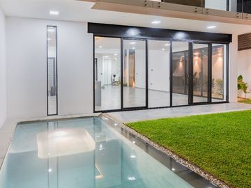 Magnífica Casa NUEVA con Alberca en privada en Buena Vista, Cuernavaca - VENTA