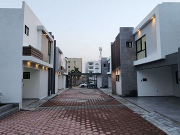 VENTA DE CASA, Lomas Residencial, ALVARADO, Veracruz a 3 minutos de Plaza El Dorado.