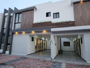 VENTA DE CASA, Lomas Residencial, ALVARADO, Veracruz a 3 minutos de Plaza El Dorado.