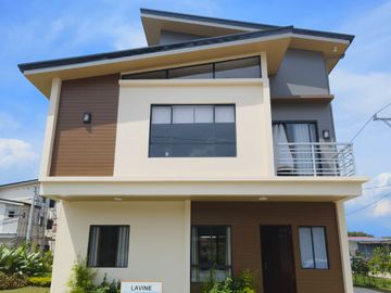 5 Bedroom Modern Design House and Lot in Alaminos Laguna