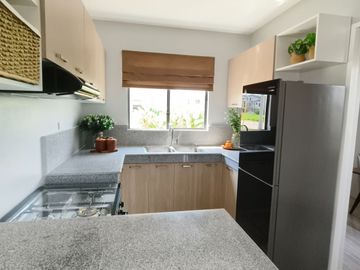 5 Bedroom Modern Design House and Lot in Alaminos Laguna