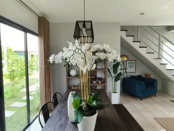 5 Bedroom Modern Design House and Lot in Alaminos Laguna