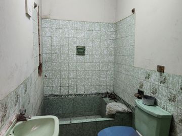 REMATE DE CASA CON LOCAL COMERCIAL EN AV. TUPAC AMARU - COMAS