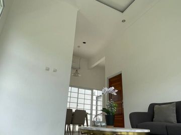 Rumah Model American Farm House di Purwakarta Dekat Sadang