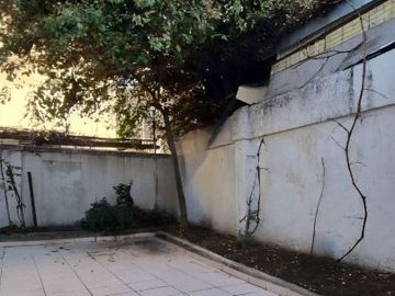 Casa Destino Comercial, cercanía Parque Bustamante. Pleno Barrio Italia.