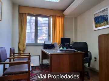 Casa Destino Comercial, cercanía Parque Bustamante. Pleno Barrio Italia.