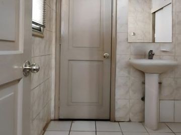 Casa Destino Comercial, cercanía Parque Bustamante. Pleno Barrio Italia.