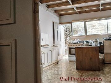 Casa Destino Comercial, cercanía Parque Bustamante. Pleno Barrio Italia.