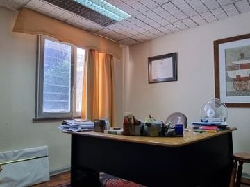 Casa Destino Comercial, cercanía Parque Bustamante. Pleno Barrio Italia.