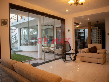 Alquilo Casa En Playa De Pimentel Con 3 Cocheras.(A.MELENDRES)