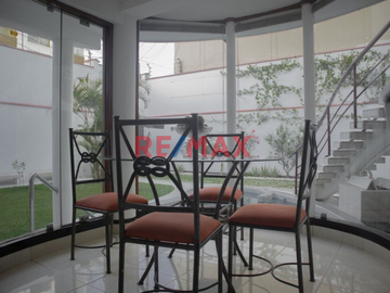 Alquilo Casa En Playa De Pimentel Con 3 Cocheras.(A.MELENDRES)
