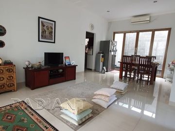 Dijual Rumah Hook Siap Huni di Emerald Bintaro Sektor 9