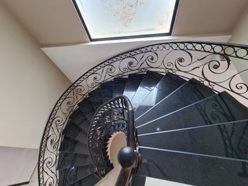 En venta amplia casa en Urbanización Estancias del Rio, vía Samborondon