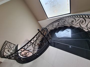 En venta amplia casa en Urbanización Estancias del Rio, vía Samborondon