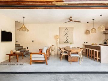 Casa con alberca, jacuzzi, terraza, paneles solares, en venta Tulum.