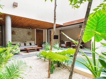 Casa con alberca, jacuzzi, terraza, paneles solares, en venta Tulum.