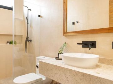 Casa con alberca, jacuzzi, terraza, paneles solares, en venta Tulum.