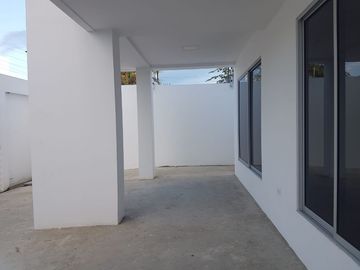 BAJAMOS EL PRECIO HERMOSA CASA EN VENTA, ARQUITECTURA MODERNA, INDEPENDIENTE, A ESTRENAR
