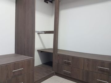 BAJAMOS EL PRECIO HERMOSA CASA EN VENTA, ARQUITECTURA MODERNA, INDEPENDIENTE, A ESTRENAR