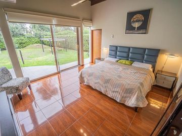 LINDA CASA DE CAMPO CON PISCINA Y GRAN ÁREA SOCIAL EN FUNDO PASO CHICO, LURIN