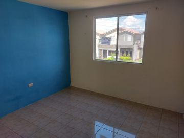 Casa de venta en la Urbanización Villa Bonita, 4 dormitorios, Mi Lote.