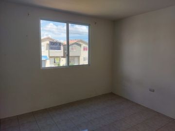 Casa de venta en la Urbanización Villa Bonita, 4 dormitorios, Mi Lote.