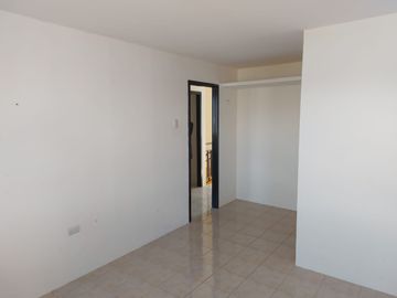 Casa de venta en la Urbanización Villa Bonita, 4 dormitorios, Mi Lote.