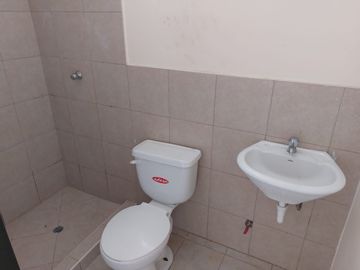 Casa de venta en la Urbanización Villa Bonita, 4 dormitorios, Mi Lote.
