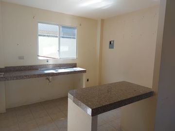 Casa de venta en la Urbanización Villa Bonita, 4 dormitorios, Mi Lote.