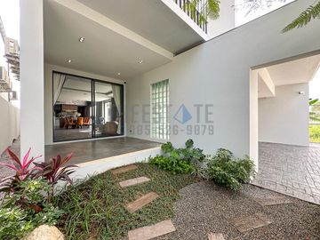New Modern House with Pool in Hang Dong for Sale or Rent near Kad Farang Village