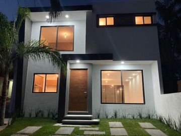 LOMAS DE LA SELVA CUERNAVACA ESTRENE CASA 4 RECAMARAS , ALBERCA