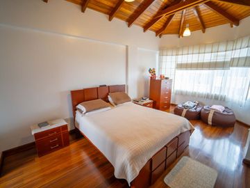 casa en venta 4 habitaciones sector Santa Lucía