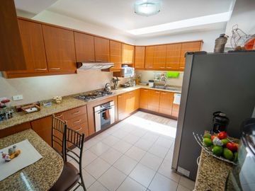 casa en venta 4 habitaciones sector Santa Lucía