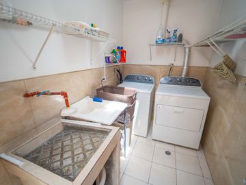 casa en venta 4 habitaciones sector Santa Lucía