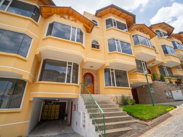 casa en venta 4 habitaciones sector Santa Lucía