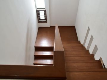 Rumah 2 Lantai Minimalis di Sektor 5 Bintaro 10267-GB 0811189----